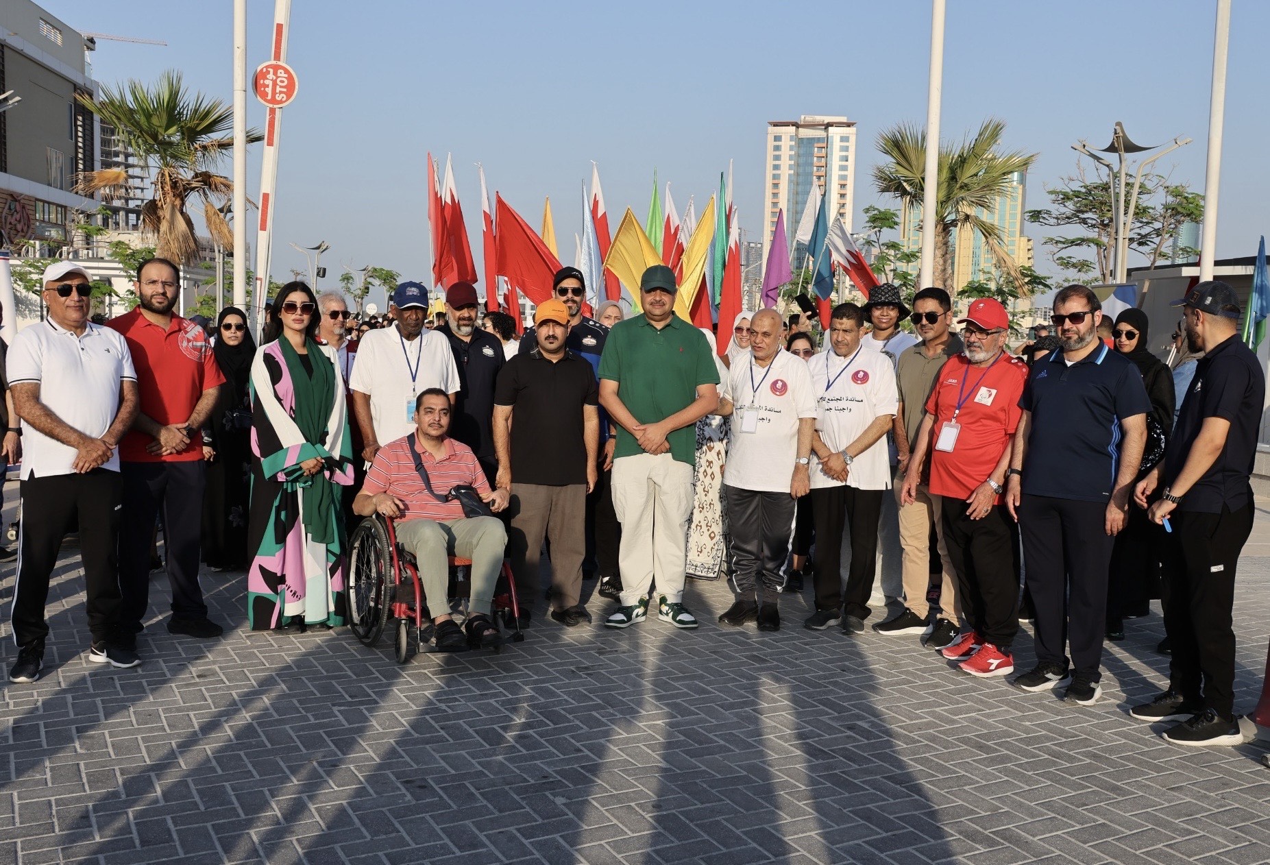 محافظة العاصمة تشارك في مسيرة المشي مع الكفيف بمناسبة يوم العصا البيضاء<